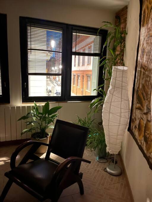 A 150 Pas Du Capitole! Appartement *